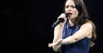 Dalla musica ai fumetti, Francesca Michielin firma una storia di ‘Supergirl’