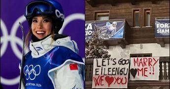 “Eileen Gu ti amo, sposami”: Livigno ‘pazza’ per la stella del freestyle alle Olimpiadi