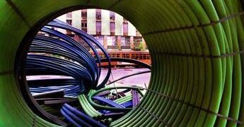 Fibra ottica, lo switch on fa bene al pil e all’occupazione: a che punto siamo?