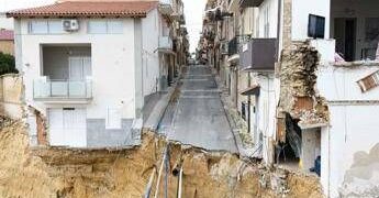 Frana a Niscemi, crolla anche la croce simbolo di speranza per il paese