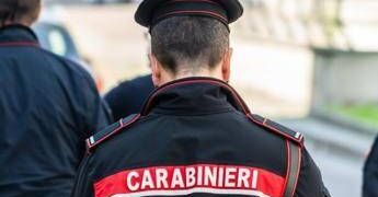 Genova, accoltella la sorella e precipita dal sesto piano: morto 26enne