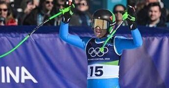 Goggia bronzo in discesa libera a Milano Cortina. Dramma Vonn, caduta e infortunio