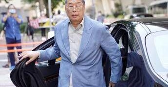 Hong Kong, Jimmy Lai condannato a 20 anni per collusione e sedizione