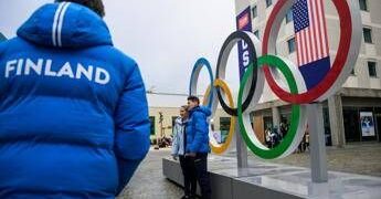 Il ‘muro della pace’, la sala di preghiera, un parrucchiere: ecco il Villaggio Olimpico di Milano Cortina 2026