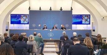 Inps, presentato il nuovo portale della genitorialità