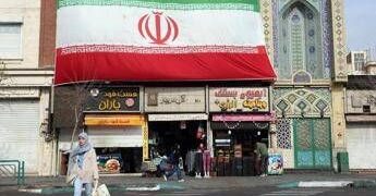 Iran-Usa, agenzia nucleare di Teheran: “Diluiremo uranio al 60% se sanzioni revocate”