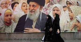 Iran-Usa verso nuovi colloqui, dubbi a Washington su attacco: pressing su Trump