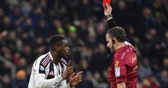 Kalulu espulso in Inter-Juve, Chivu difende arbitro: “Tocco c’è, mani bisogna tenerle in tasca”