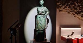 La statua della Minerva torna ad Arezzo