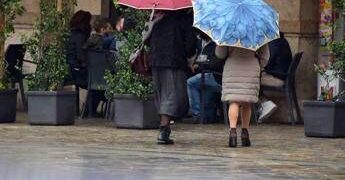 Maltempo, oggi allerta in 13 regioni: arancione su Lazio e Calabria