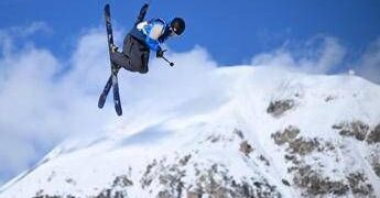 Milano Cortina, caduta spaventosa per Lajunen nel big air. Come sta l’atleta finlandese -Video