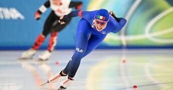 Milano Cortina, primo oro per l’Italia con Francesca Lollobrigida: record olimpico nei 3mila