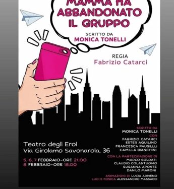 Monica Tonelli porta in scena le chat delle mamme: “Hanno invaso le nostre vite”