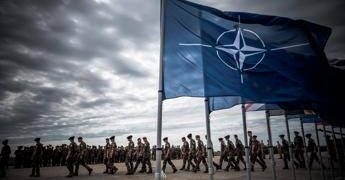 Nato, fonti: Usa cederanno leadership del comando di Napoli all’Italia