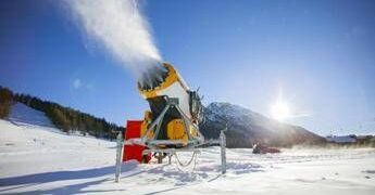 Neve artificiale tra pro e contro: “Non è tossica ma attenzione alle cadute”