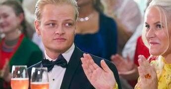 Norvegia, si apre processo a figlio principessa ereditaria. Lei nei file Epstein