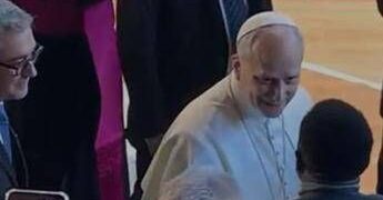 Papa Leone XIV a Ostia: “Qui la violenza esiste e ferisce, non rassegnatevi alla cultura del sopruso”