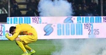 Petardo colpisce Audero, paura in Cremonese-Inter: cos’è successo