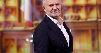 Pucci si prende il Tapiro d’Oro: “Mia comicità è diventata di estrema destra”