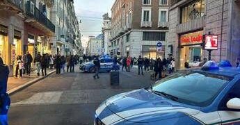 Roma, allarme per valigia abbandonata in via del Corso