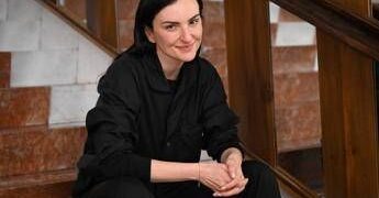 Sanremo 2026, Arisa chi è: il primo Festival, lo sfogo ‘contro’ Amadeus, la tricotillomania