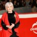 Sanremo 2026, Caterina Caselli riceve il premio alla carriera: l’omaggio al ‘Casco d’Oro’