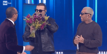 Sanremo 2026, Gianluca Grignani ‘dissa’ Laura Pausini sul palco: cosa ha detto