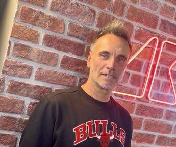 Sanremo 2026, Nek: “Quest’anno lo vedrò dal divano, mi aspetta l’Europa in tour”