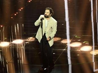Sanremo 2026, Tommaso Paradiso chi è: in gara con il brano ‘I Romantici’