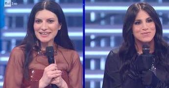 Sanremo 2026, doppia Laura Pausini sul palco: l’imitazione di Vincenzo De Lucia
