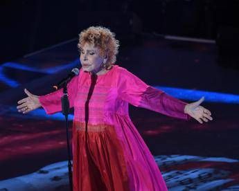 Sanremo 2026, omaggio a Ornella Vanoni: sul palco la nipote Camilla Ardenzi