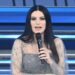 Sanremo, la gaffe ‘piccante’ di Pausini col microfono: “Mamma tutto bene…”