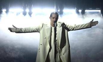 Sanremo, la mamma di Achille Barosi: “Il dolore è un macigno, omaggio aiuti a ricordare Crans-Montana”