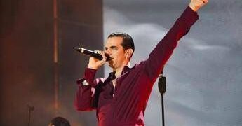 Sanremo, outfit co-conduttori? Per Sisal Lauro rompe schemi, Yaman, Lillo e Conti col papillon