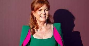 Sarah Ferguson deve tornare al lavoro: “Ha bisogno di soldi”