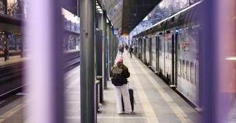 Scioperi, febbraio nero per i trasporti: treni, aerei bus e metro, tutte le date delle proteste
