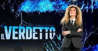 Su Italia1 oggi debutta ‘Le Iene presentano: Il Verdetto’, spin-off a tutta cronaca