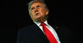 Trump contro i Grammy: “Inguardabili, io mai stato su isola Epstein”