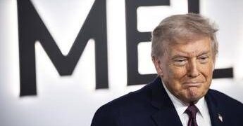 Trump invita nazionale maschile hockey alla Casa Bianca dopo oro a Milano Cortina: “Dovrei far venire anche la squadra femminile…”. Le campionesse rifiutano