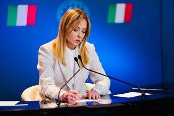 Ucraina, Palazzo Chigi: “Sostegno a processo negoziale Usa, con ‘i volenterosi’ per solide garanzie di sicurezza”