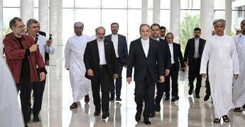 Usa-Iran, Teheran non cede su programma nucleare: “Pronti a tutti gli scenari”