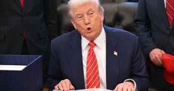 Usa, Trump contro la Nike: “Discrimina lavoratori bianchi”