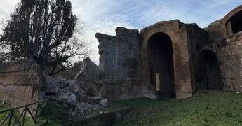 Villa Adriana, cede porzione mura delle Piccole Terme