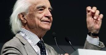 Zichichi, Meloni lo ricorda in Cdm e annuncia funerali solenni