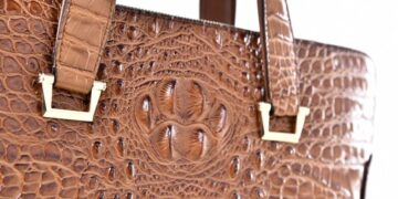 Accessori in pelle per donna: eleganza, qualità e stile senza tempo