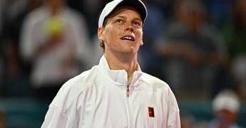 A Miami Sinner batte il record di Djokovic: “Felice ma non gioco per questo”