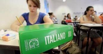 Allarme della Crusca: “Il futuro della lingua italiana è a rischio”