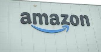 Amazon, la Procura di Milano chiede il processo: non ha adeguato l’algoritmo