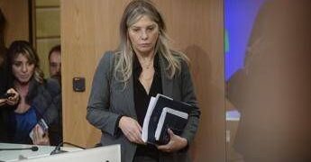 Anche il capo di gabinetto deve farsi autorizzare per interventi pubblici: il caso Bartolozzi diventa un giallo