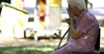 Anziani più soli e senza strategia nazionale, alert psicogeriatri ‘rischio fragilità silenziosa’